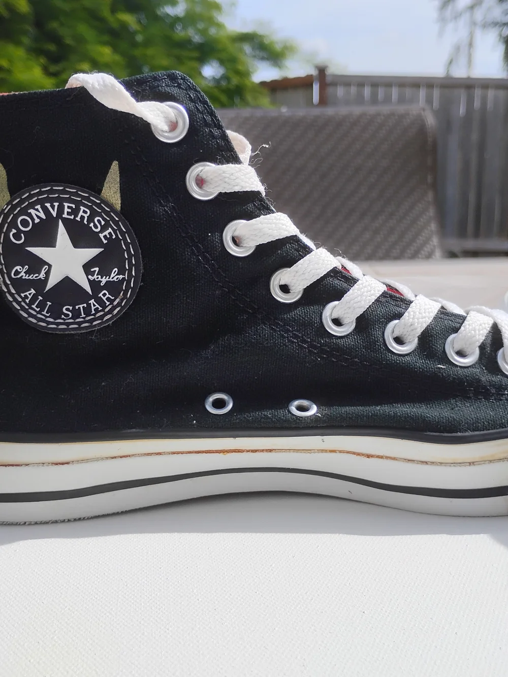 RARE Converse x AC/DC High Top Sneakers Men’s 7 Women’s 9 Vintage 2009 Rock Band - Picture 10 of 16